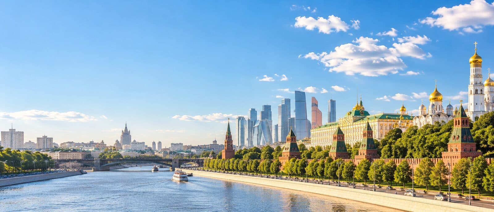 Moskva panoramasi: daryo, Kreml va shahar markazi